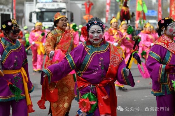 今天，西宁社火集中巡游全网刷屏！