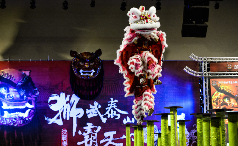 中国传统舞狮图片下载