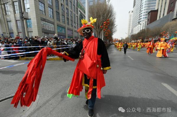 今天，西宁社火集中巡游全网刷屏！