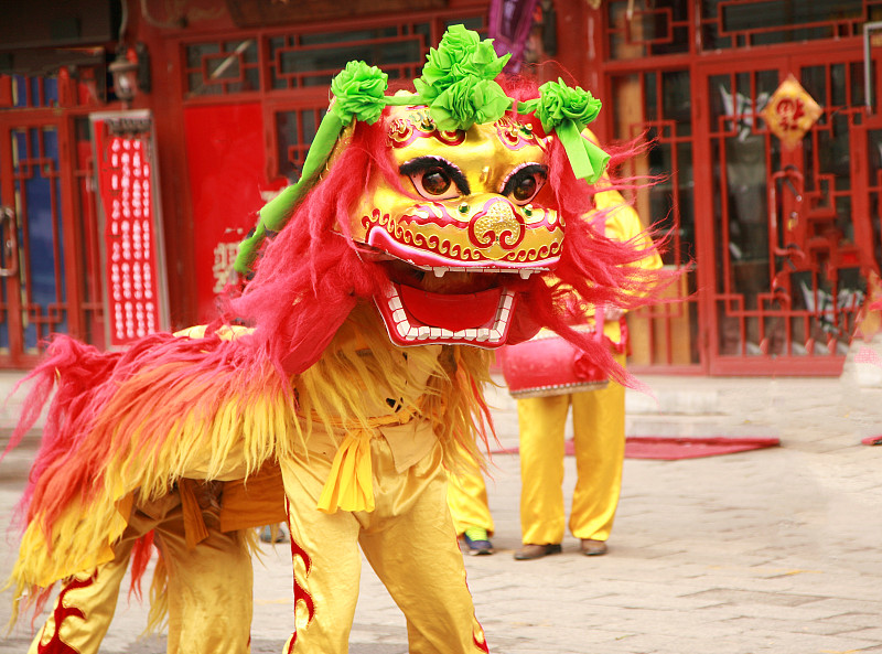 狮舞贺新春图片下载