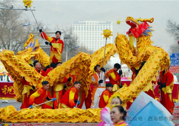 今天，西宁社火集中巡游全网刷屏！