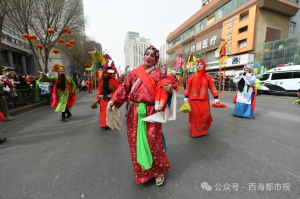今天，西宁社火集中巡游全网刷屏！