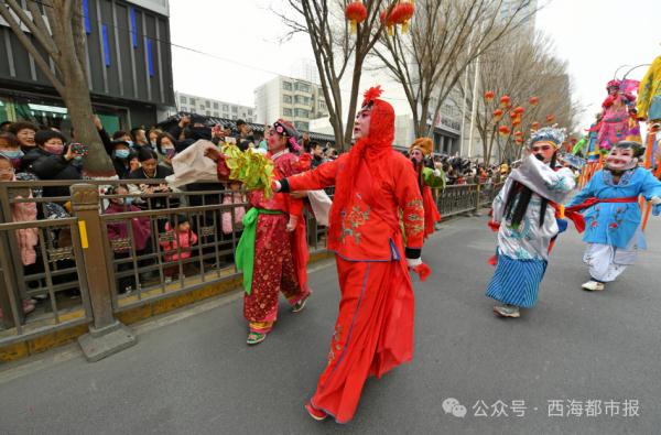 今天，西宁社火集中巡游全网刷屏！