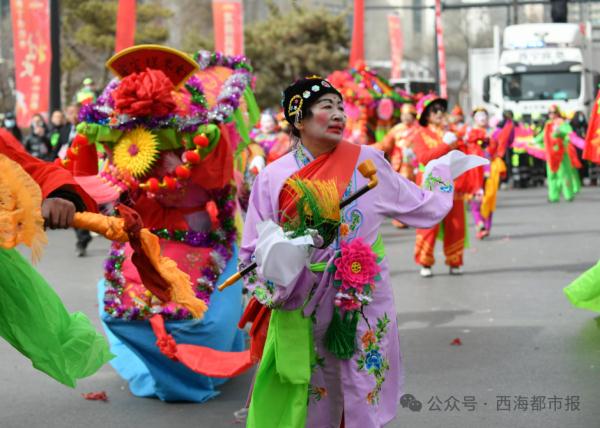 今天，西宁社火集中巡游全网刷屏！