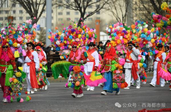 今天，西宁社火集中巡游全网刷屏！