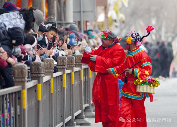 今天，西宁社火集中巡游全网刷屏！