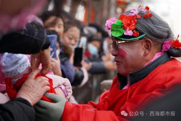 今天，西宁社火集中巡游全网刷屏！